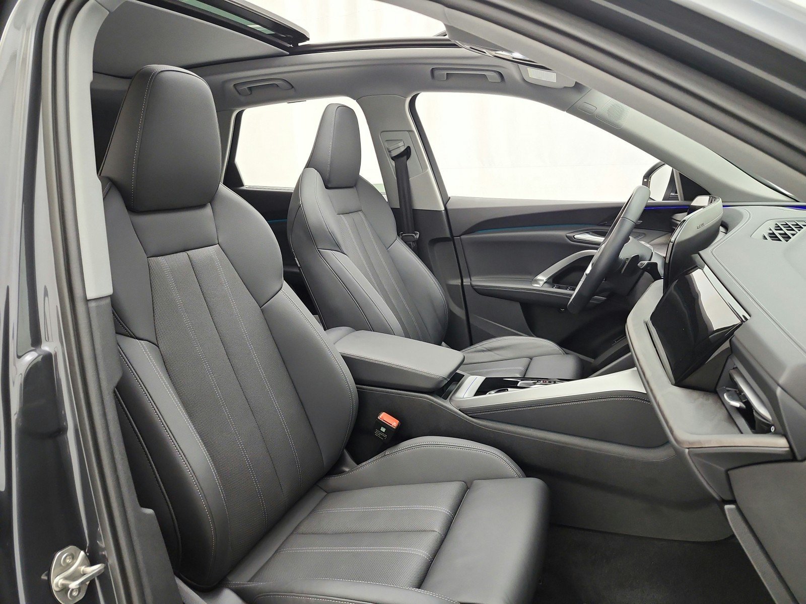 Used 2025 Audi Q5 Premium Plus w/ Premium Plus AWD/4WD image 20