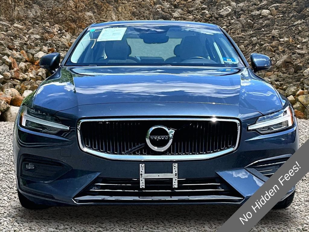Used 2021 Volvo S60 T5 Momentum FWD image 3