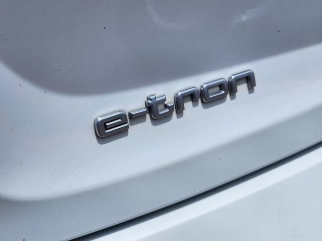 Used 2022 Audi e-tron Premium Plus AWD/4WD image 23