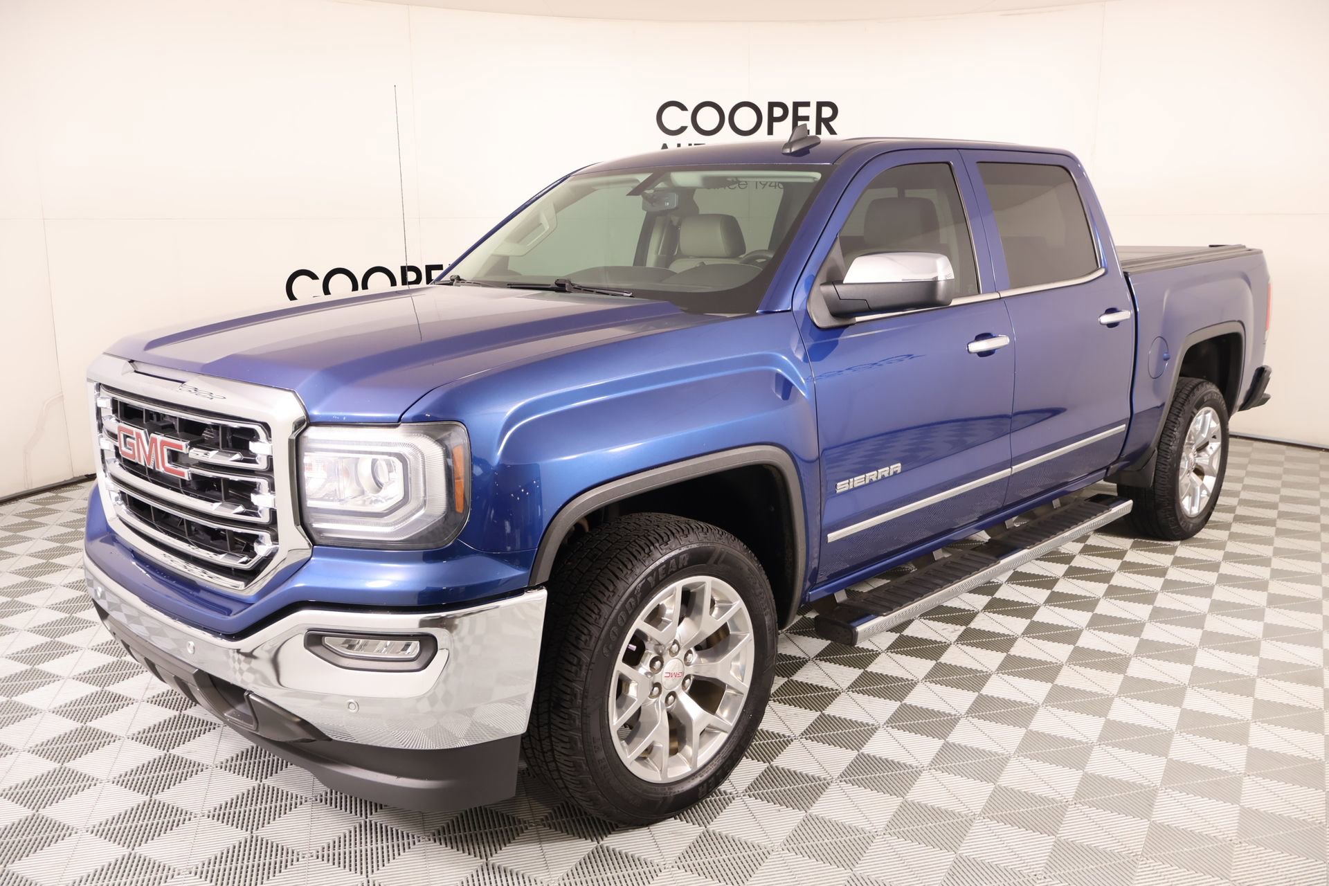Used 2017 GMC Sierra 1500 SLT w/ SLT Premium Package image 9