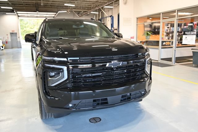 New 2026 Chevrolet Suburban RST w/ RST Capability Package AWD/4WD image 3