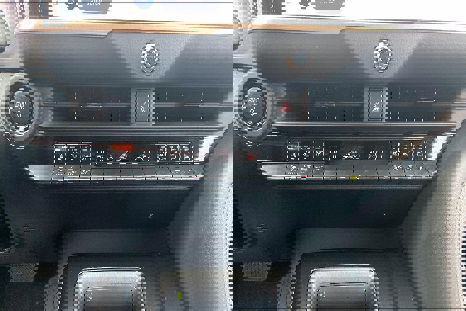 Used 2025 Toyota Crown XLE image 37