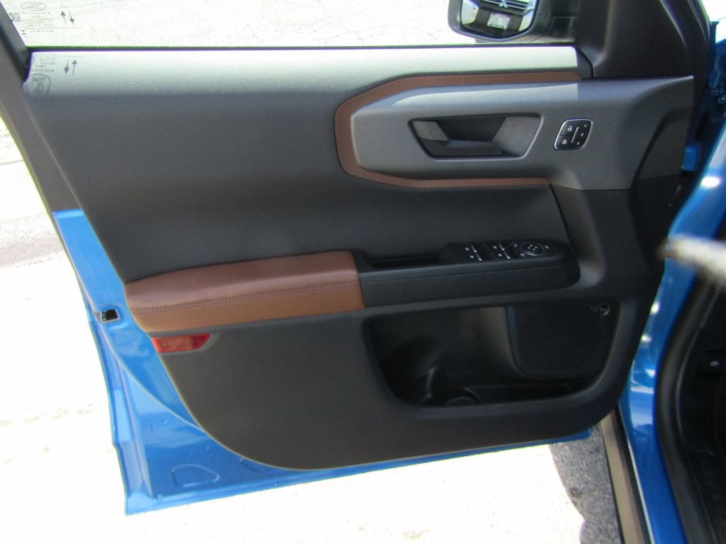 Used 2025 Ford Bronco Sport Outer Banks w/ Outer Banks Tech Package+ AWD/4WD image 17