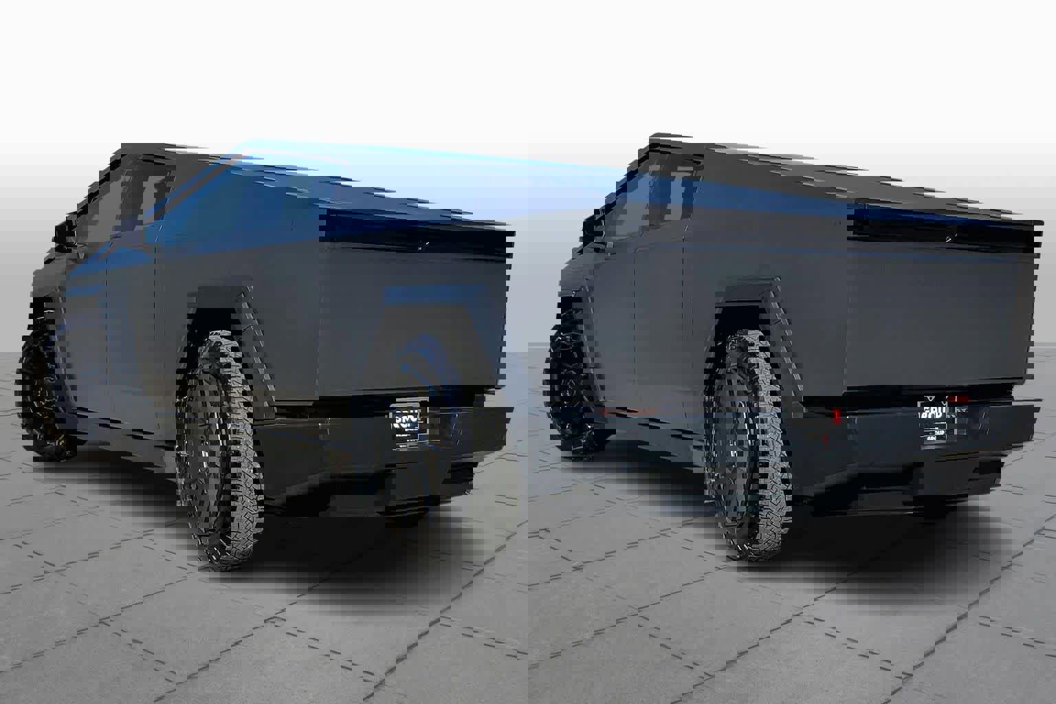 Used 2024 Tesla Cybertruck AWD Crew Cab image 10