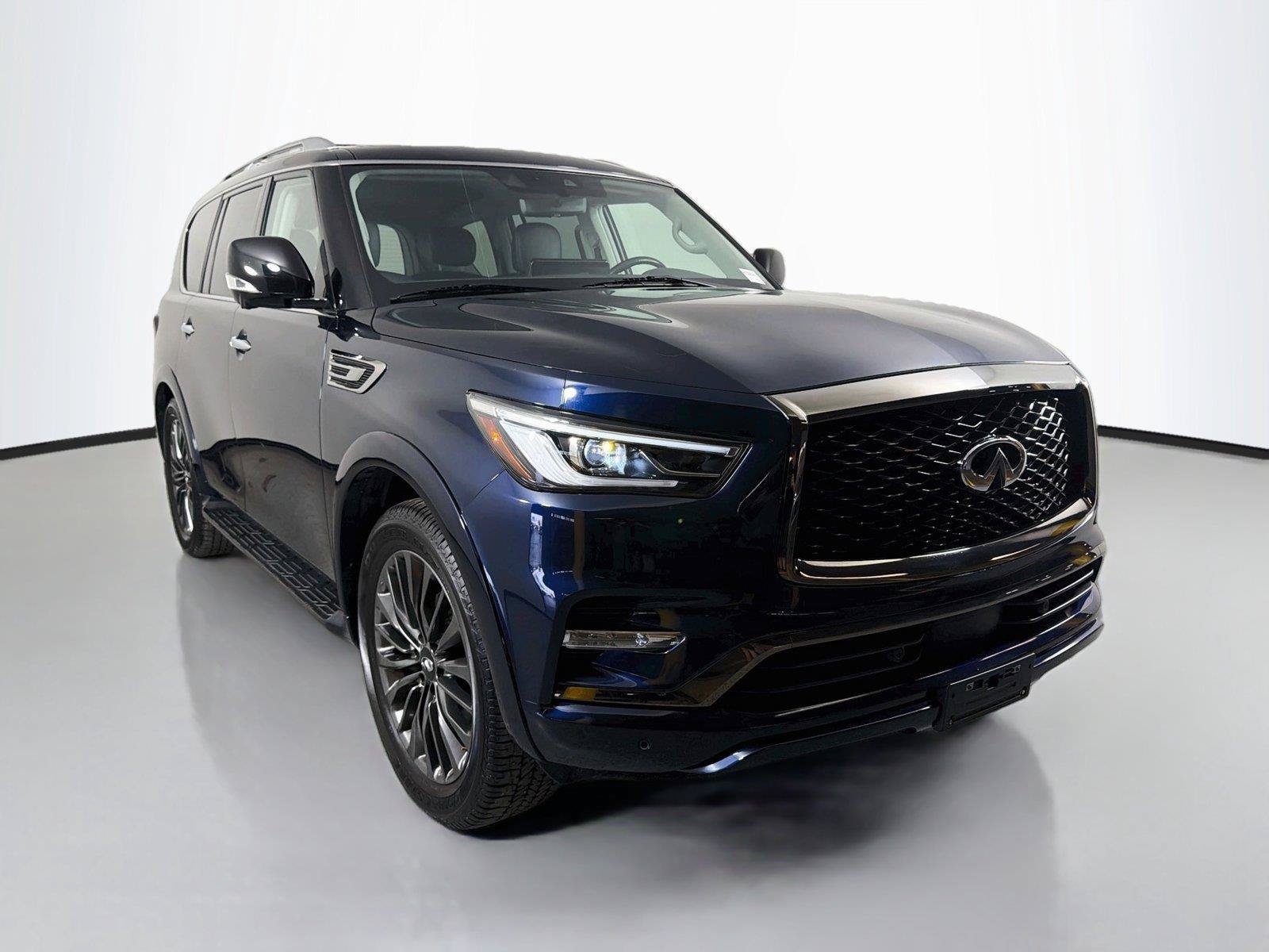 Used 2024 INFINITI QX80 Premium Select w/ Cargo Package AWD/4WD image 3