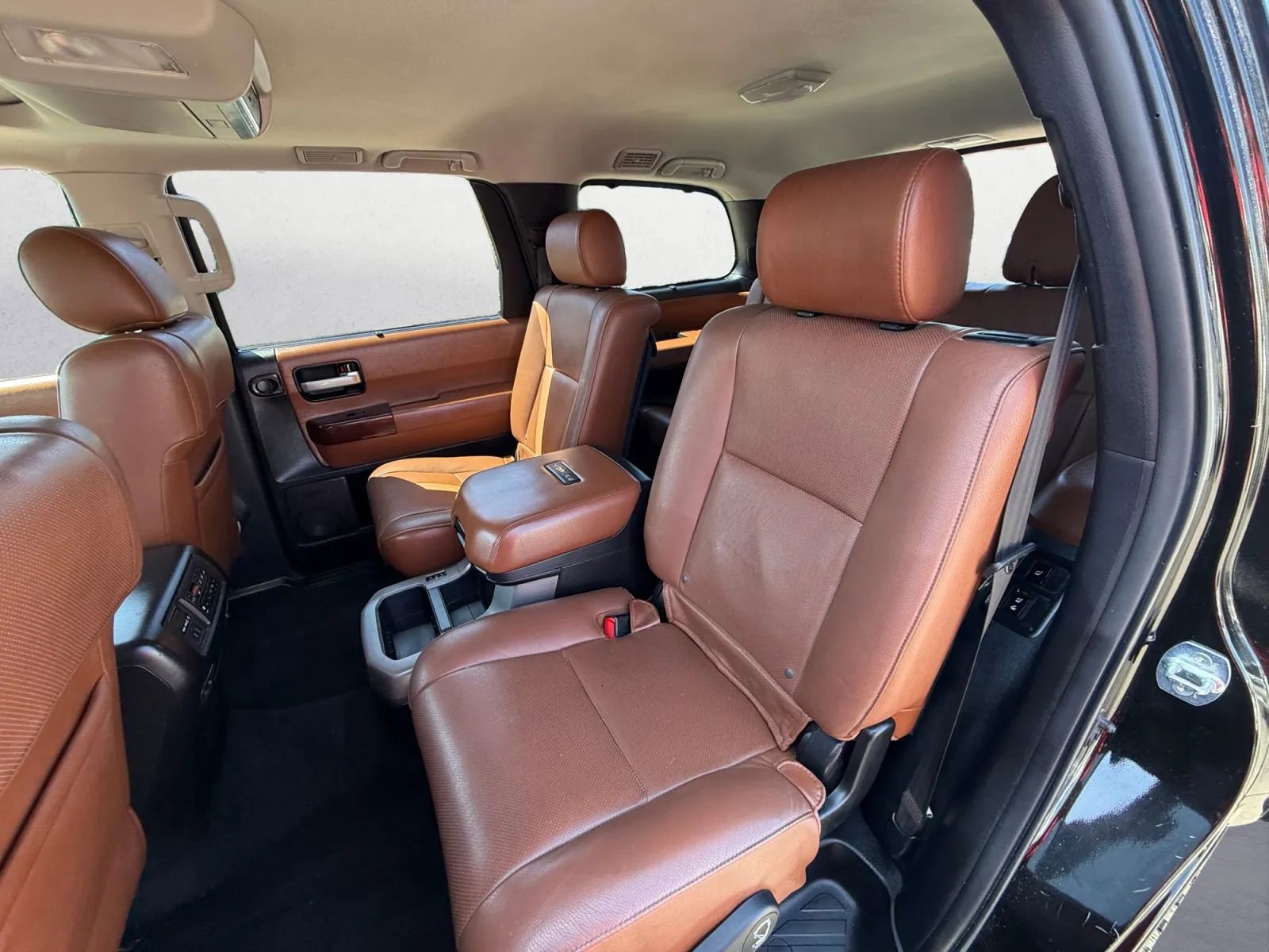 Used 2016 Toyota Sequoia Platinum image 27