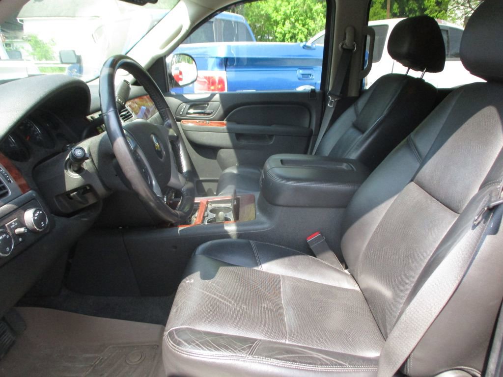 Used 2011 Chevrolet Tahoe LTZ image 17
