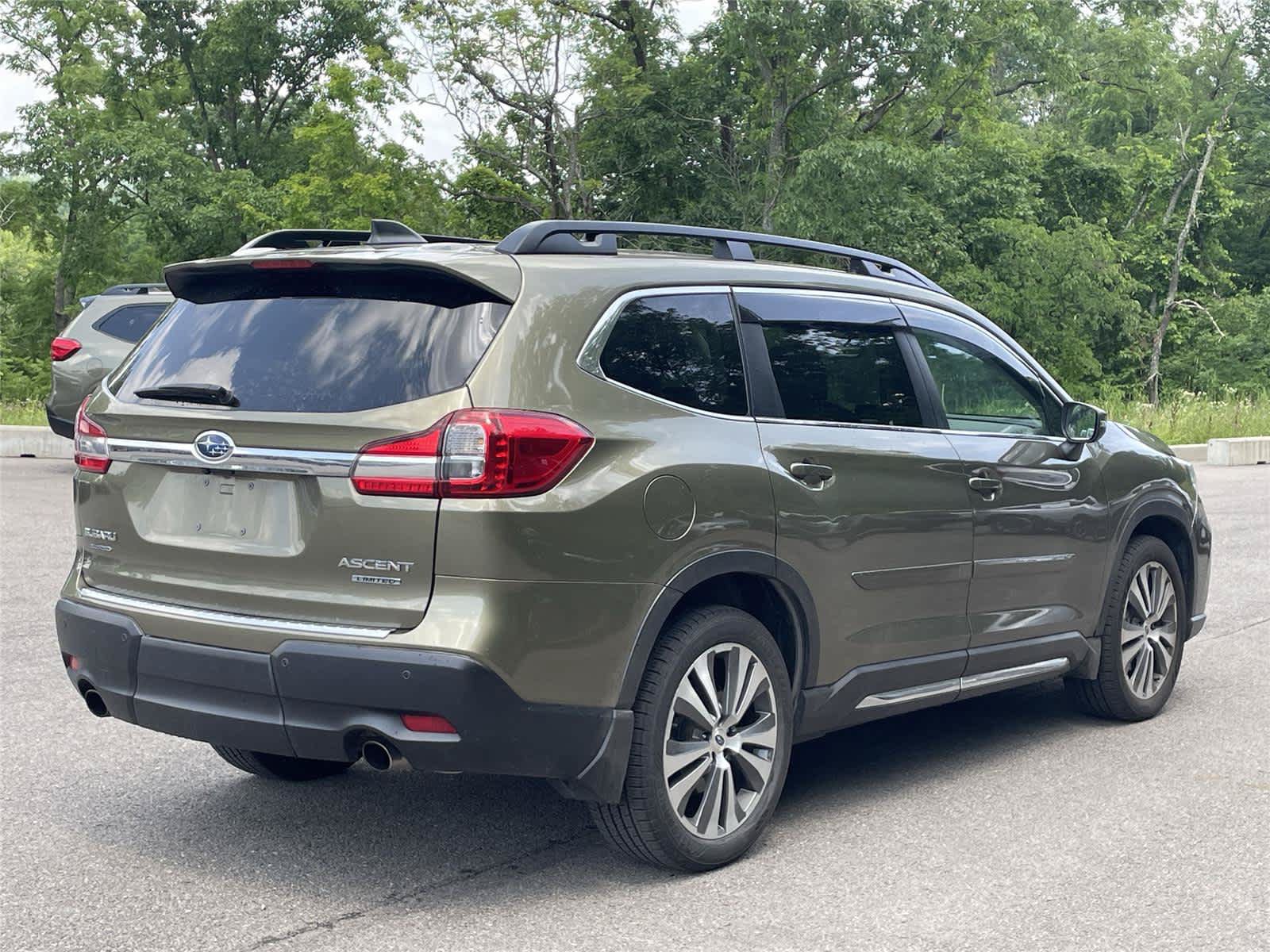 Used 2022 Subaru Ascent Limited w/ Technology Package AWD/4WD image 5