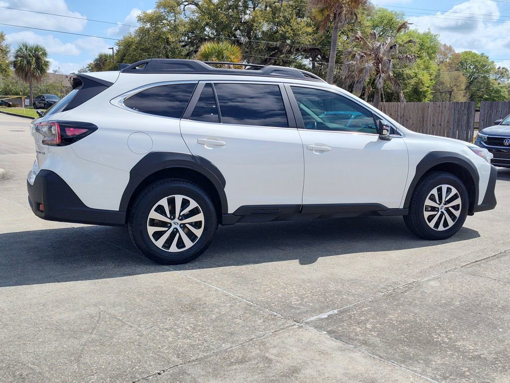 Used 2023 Subaru Outback Premium image 11