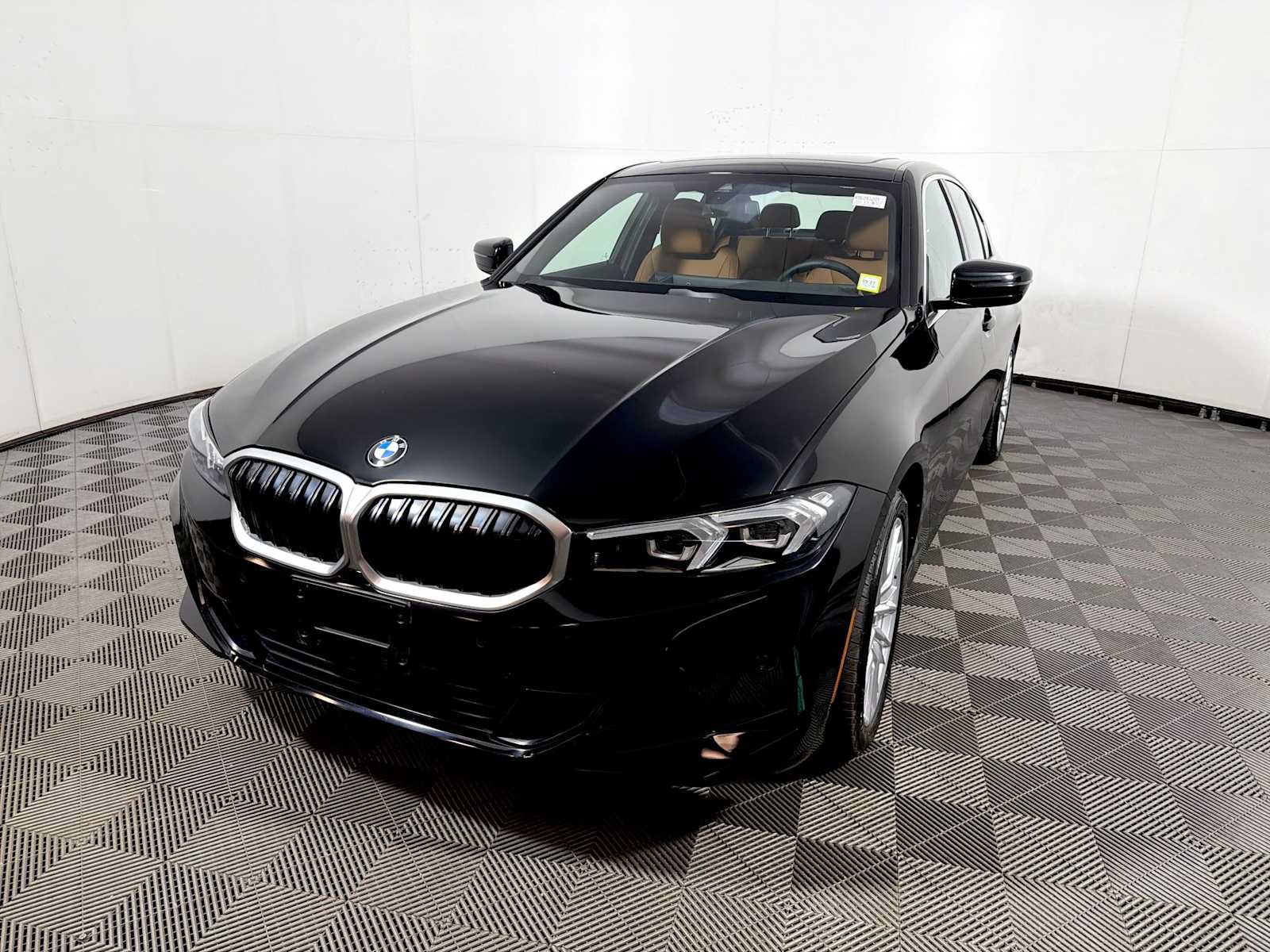 Used 2024 BMW 330i xDrive Sedan w/ Premium Package AWD/4WD image 3