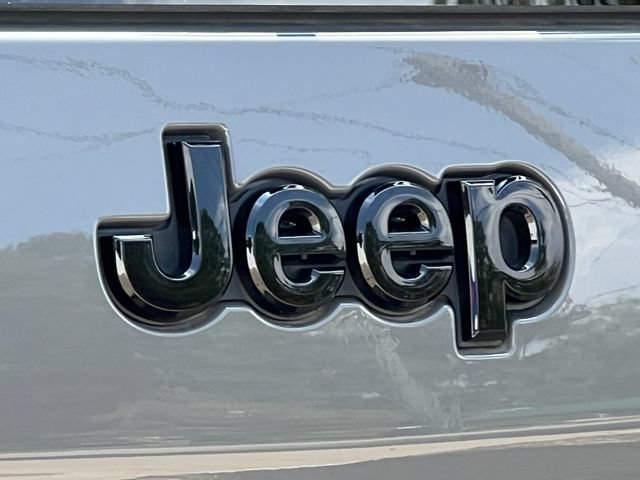 Used 2023 Jeep Cherokee Altitude Lux w/ Lux Elite Package AWD/4WD image 50