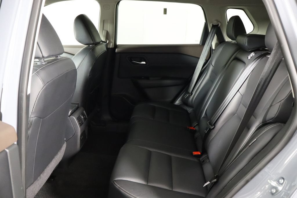 Used 2023 Nissan Rogue SL FWD image 16