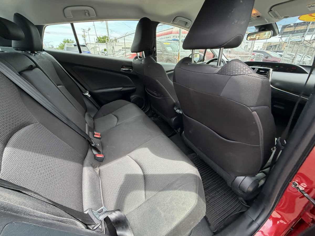 Used 2022 Toyota Prius LE FWD image 23