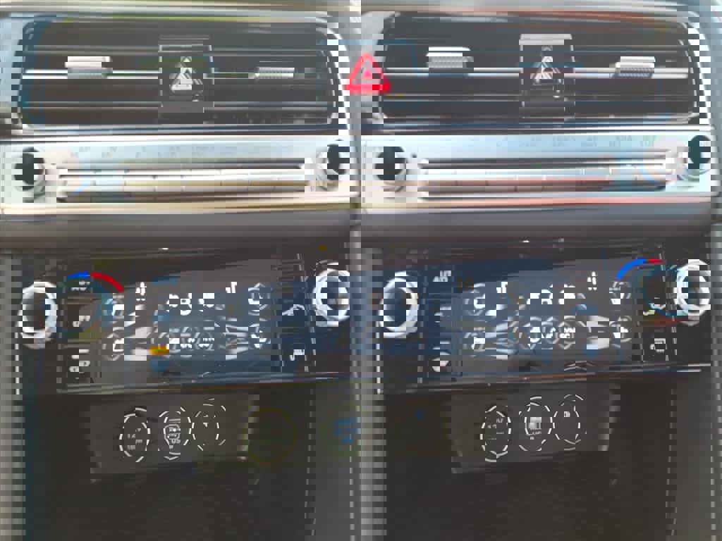 Used 2024 Genesis G70 2.5T w/ Sport Prestige Package image 21