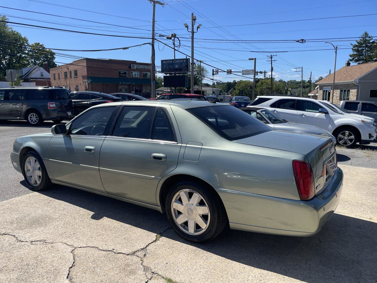 Used 2005 Cadillac De Ville DTS w/ Equipment Group FWD image 11