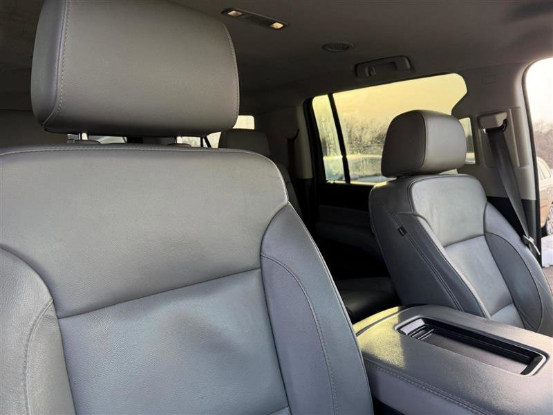 Used 2019 Chevrolet Suburban LT image 23