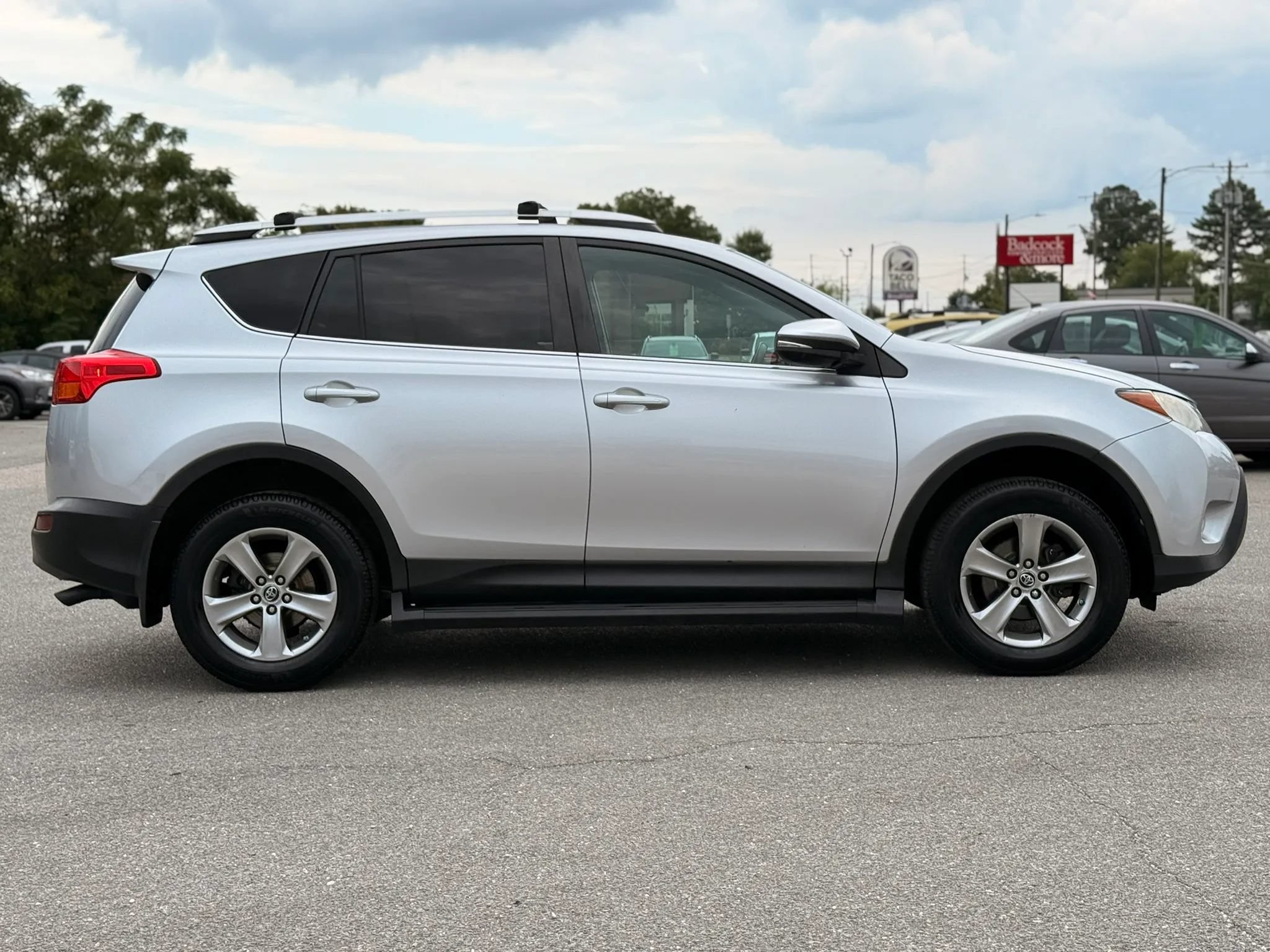 Used 2015 Toyota RAV4 XLE AWD/4WD image 10