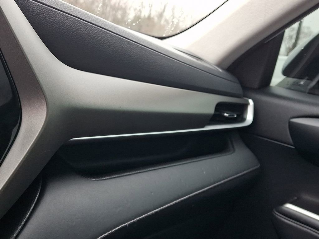 Used 2021 Toyota Highlander XLE image 27