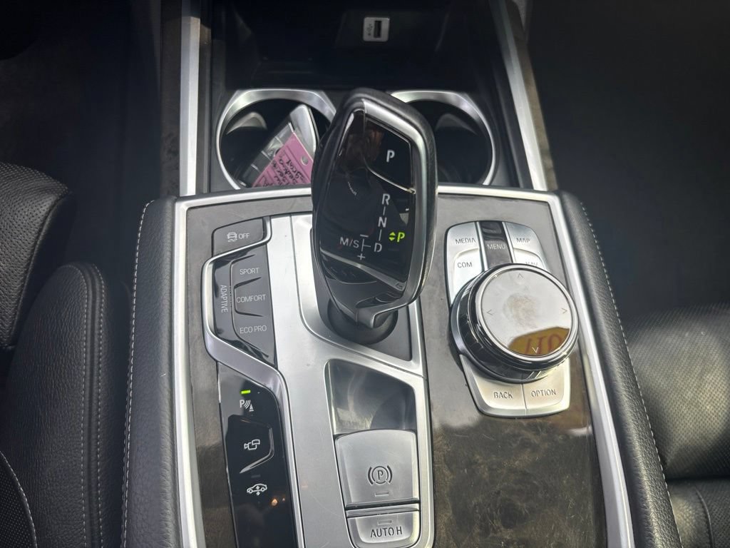 Used 2017 BMW 740i xDrive AWD/4WD image 13