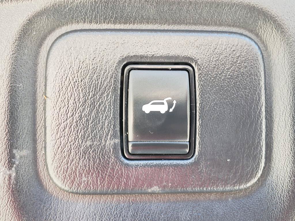 Used 2018 Nissan Pathfinder SL AWD/4WD image 10