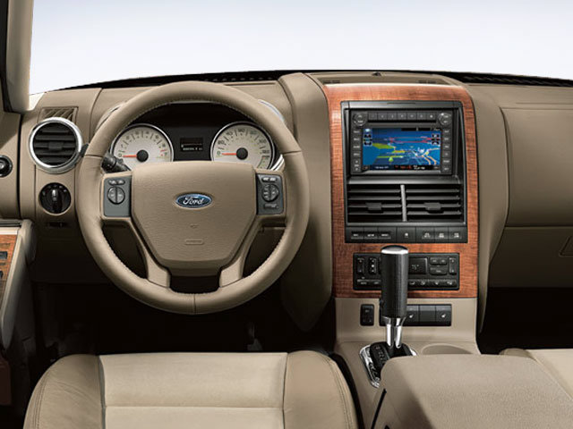 Used 2010 Ford Explorer XLT RWD image 4