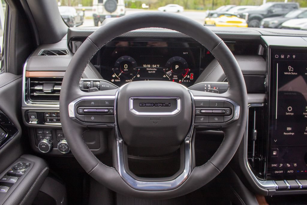 Used 2026 GMC Yukon Denali w/ Sun & Power Step Package AWD/4WD image 14