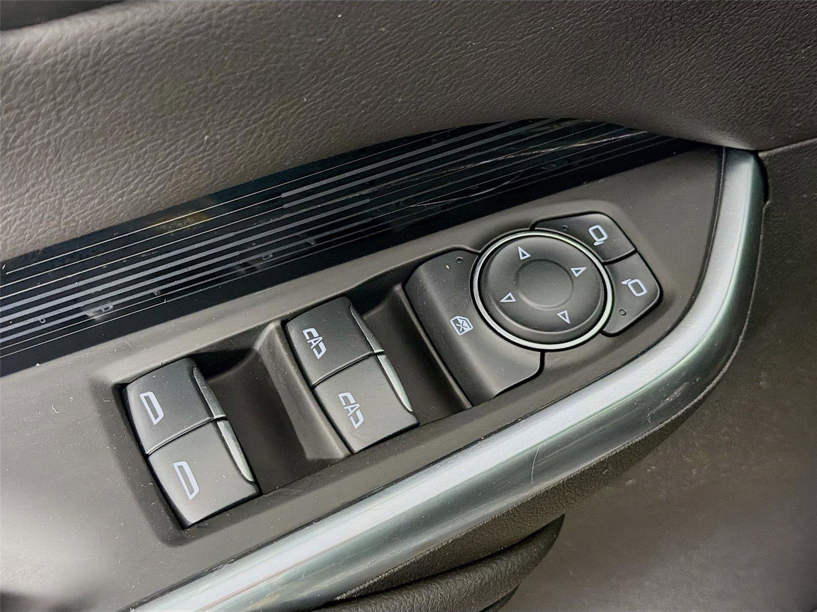 Used 2024 Cadillac XT4 Luxury w/ Cold Weather Package image 18