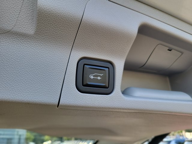 Used 2021 GMC Acadia SLT FWD image 9