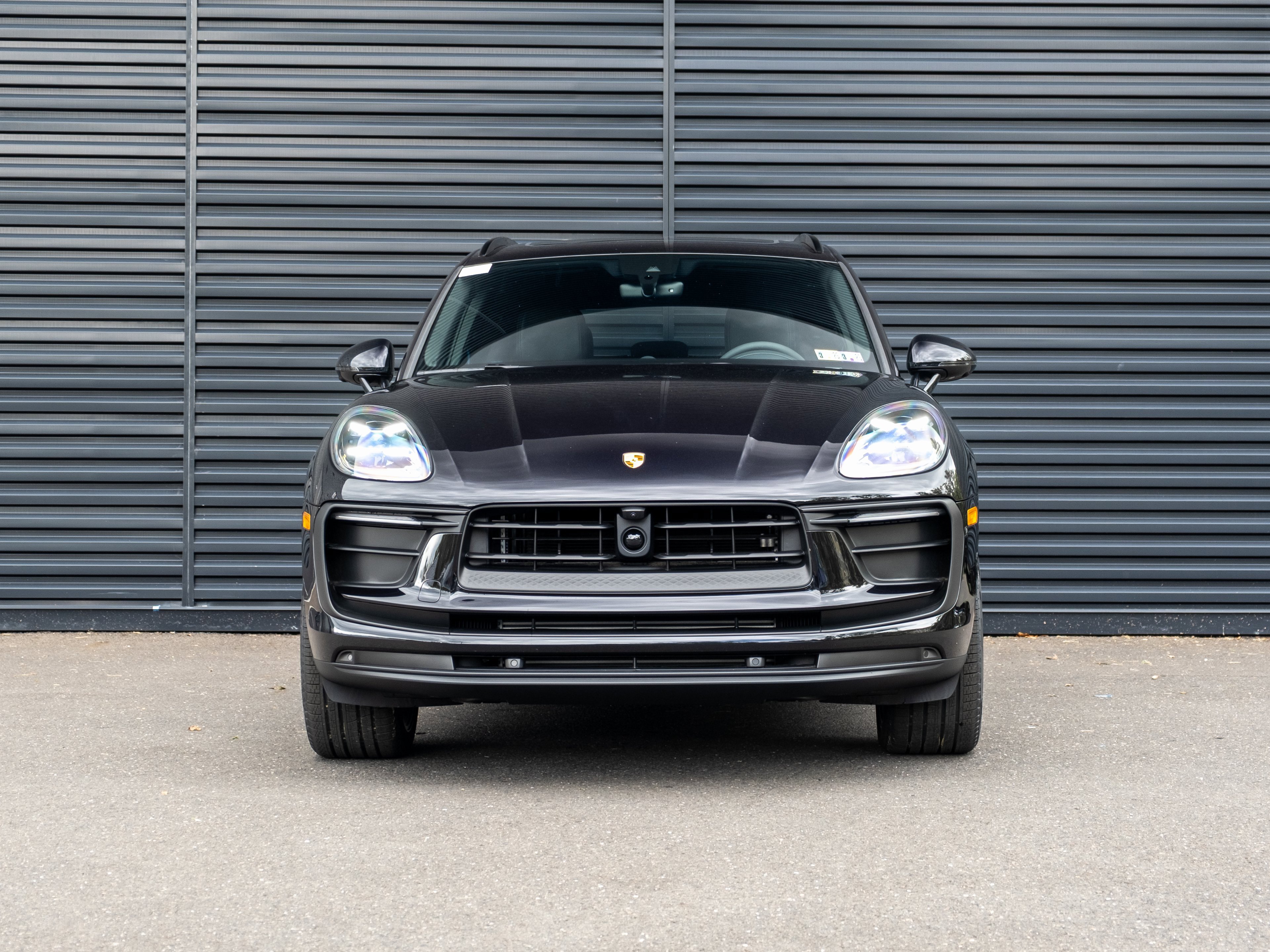 Certified 2025 Porsche Macan image 11