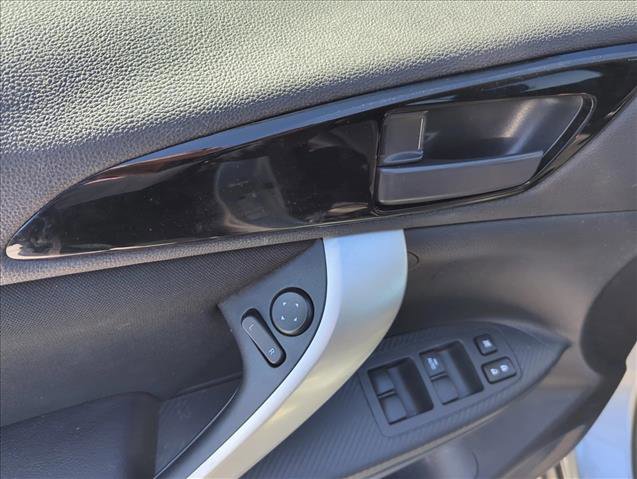 Used 2018 Mitsubishi Eclipse Cross LE image 9