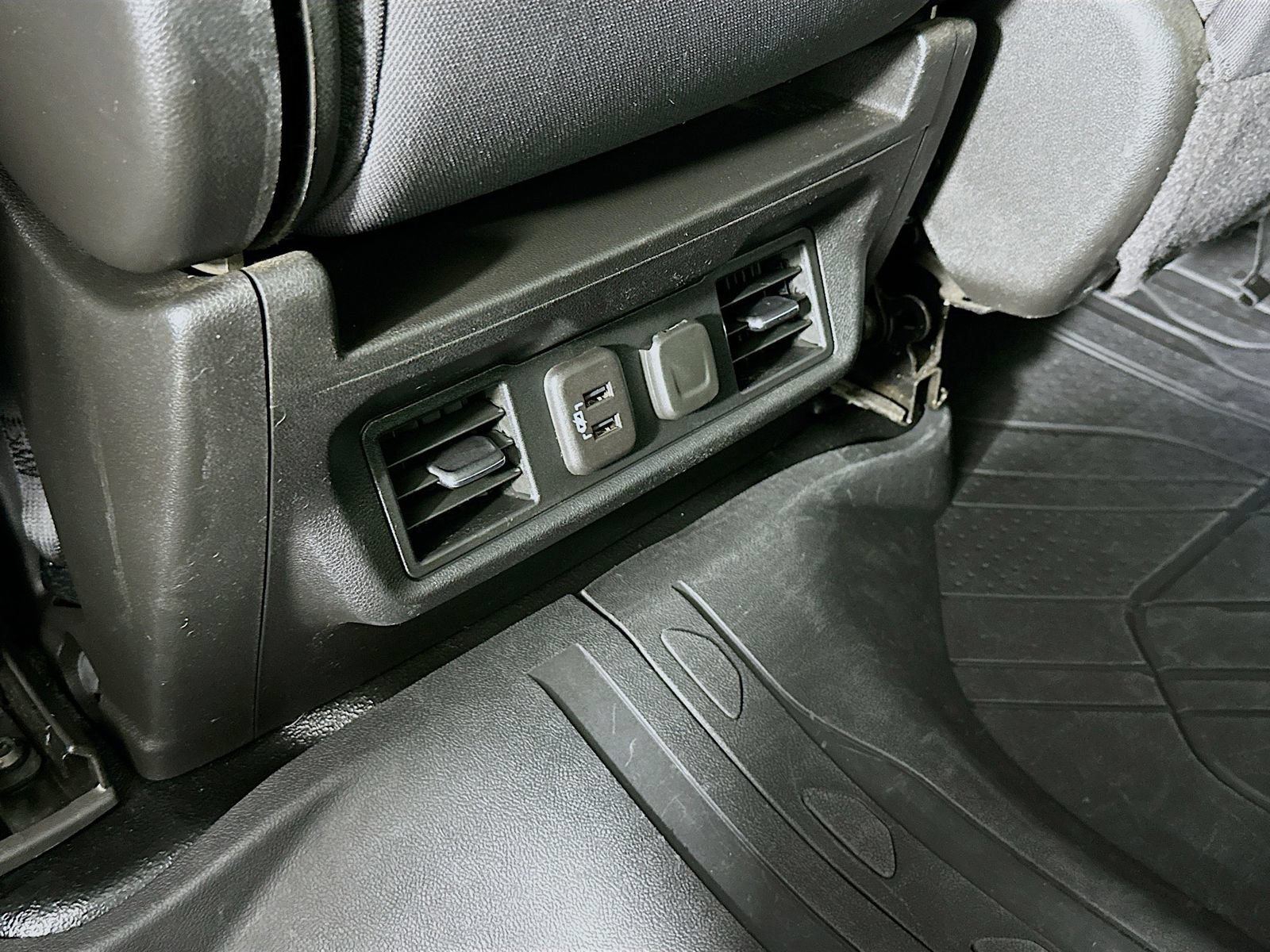 Used 2022 Chevrolet Silverado 1500 LT w/ Safety Package AWD/4WD image 27
