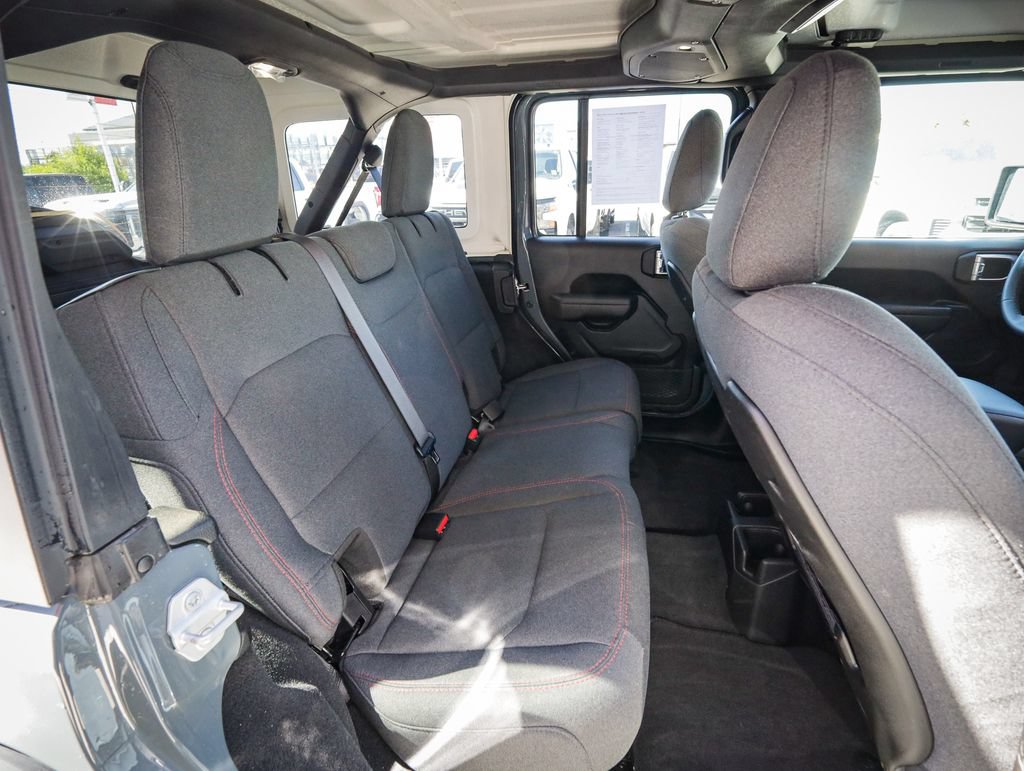 Used 2025 Jeep Wrangler Unlimited Rubicon AWD/4WD image 26