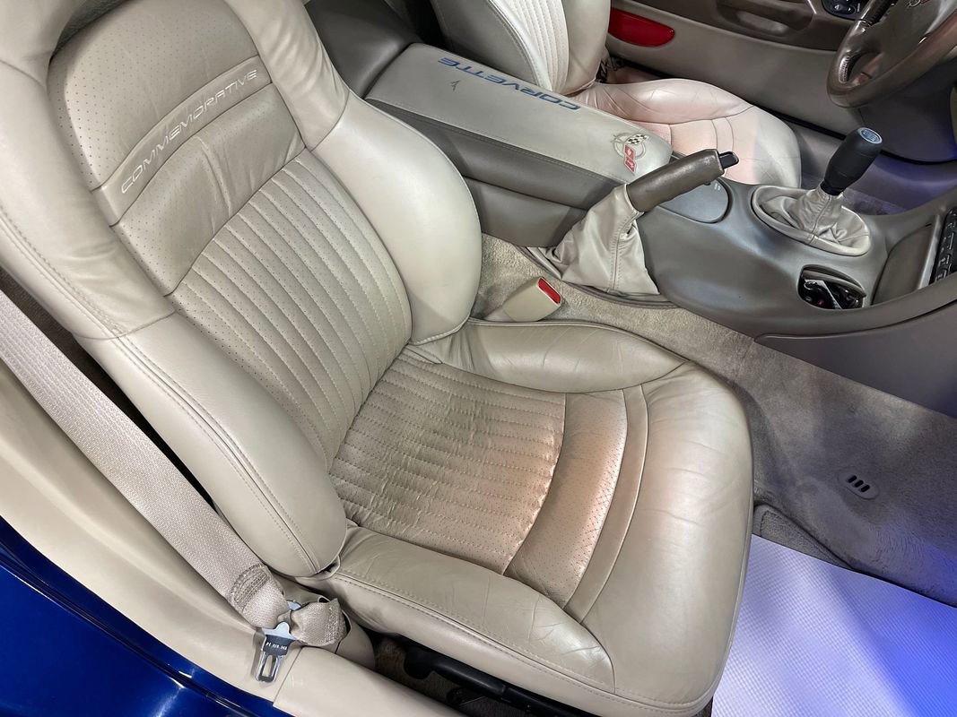 Used 2004 Chevrolet Corvette Coupe w/ Preferred Equipment Group image 39