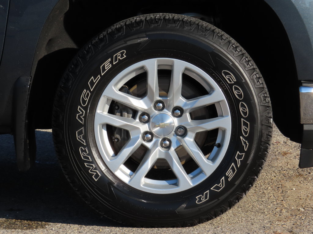 Used 2019 Chevrolet Silverado 1500 LT w/ All-Star Edition AWD/4WD image 13
