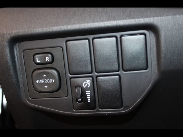 Used 2015 Toyota Prius Three FWD image 19