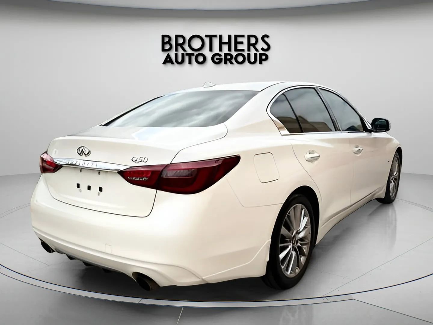 Used 2018 INFINITI Q50 Luxe w/ Essential Package (3.0T Luxe) RWD image 10
