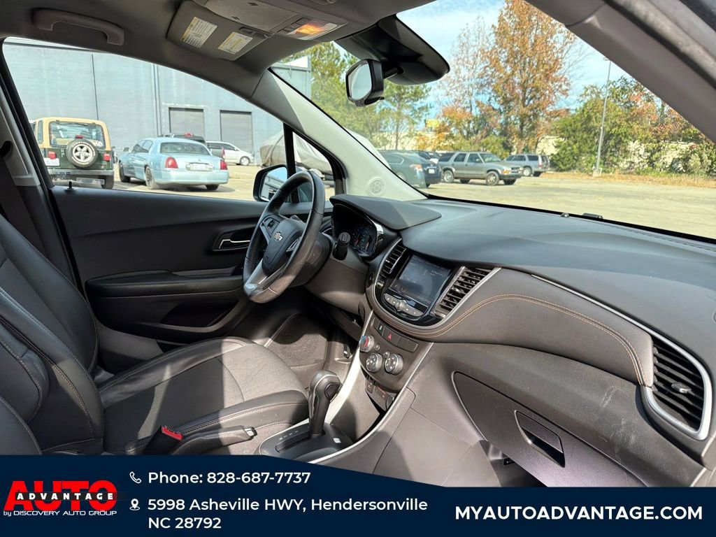 Used 2022 Chevrolet Trax LT w/ Driver Confidence Package image 34