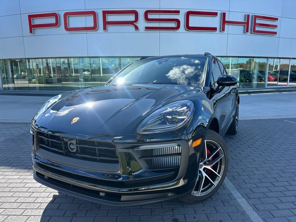 Certified 2026 Porsche Macan S AWD/4WD image 1