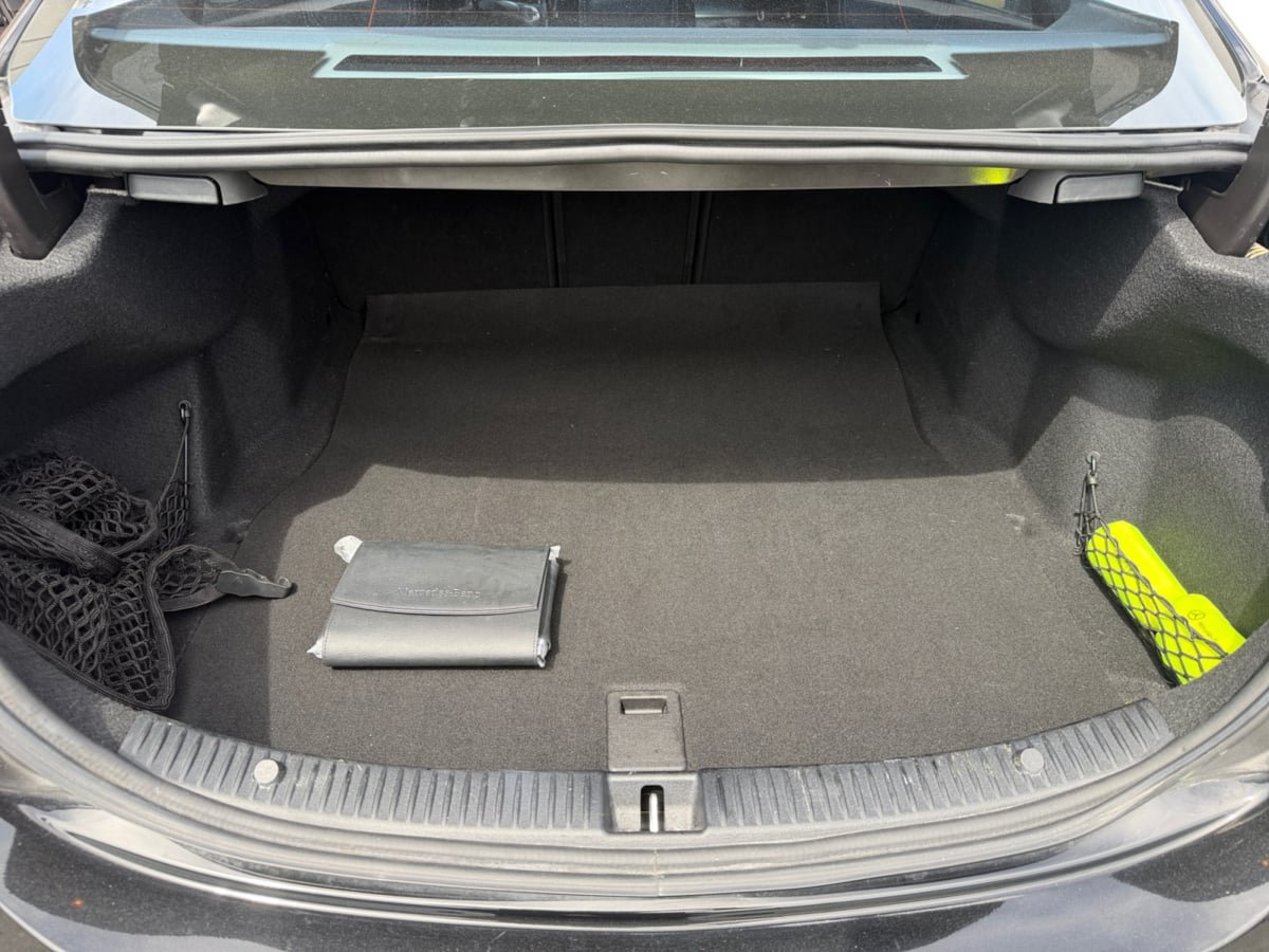 Used 2015 Mercedes-Benz C 300 4MATIC Sedan image 19