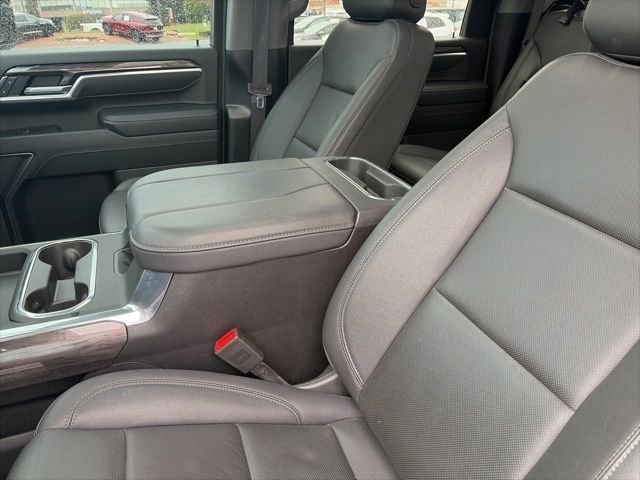 Used 2025 Chevrolet Silverado 3500 LTZ w/ LTZ Plus Package image 20