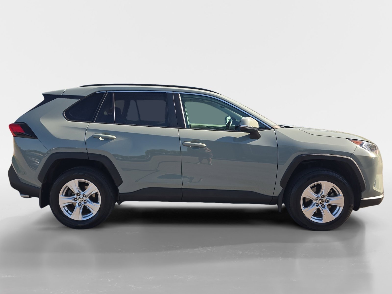 Used 2021 Toyota RAV4 XLE w/ Convenience Package AWD/4WD image 6