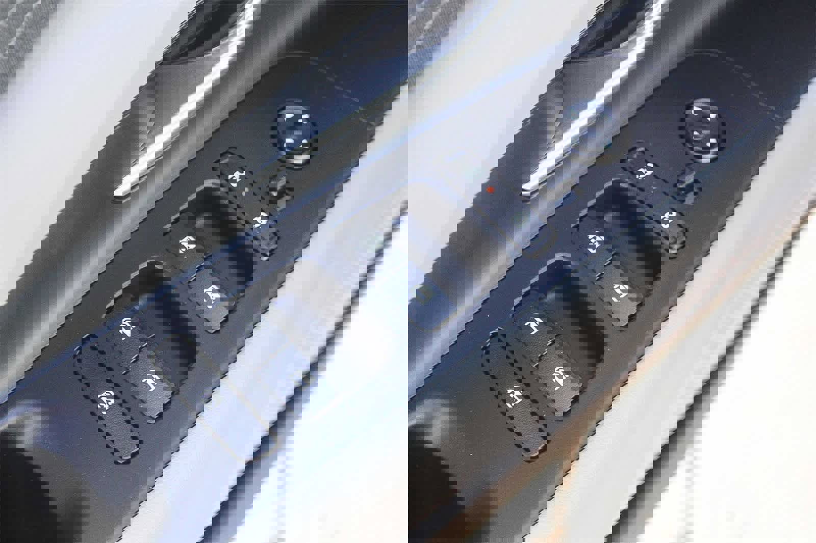 Certified 2025 Hyundai Elantra Limited image 27