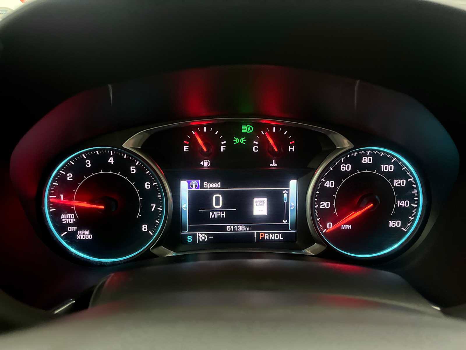 Used 2018 Chevrolet Equinox Premier FWD image 16