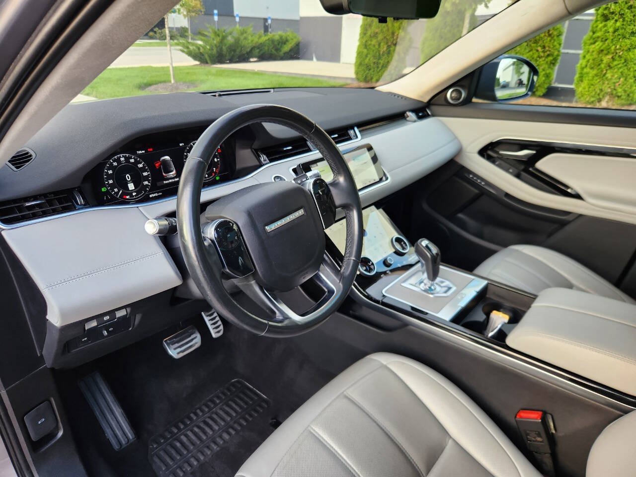Used 2020 Land Rover Range Rover Evoque S AWD/4WD image 11
