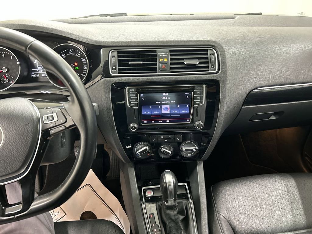 Used 2016 Volkswagen Jetta SEL w/ Lighting Package FWD image 18