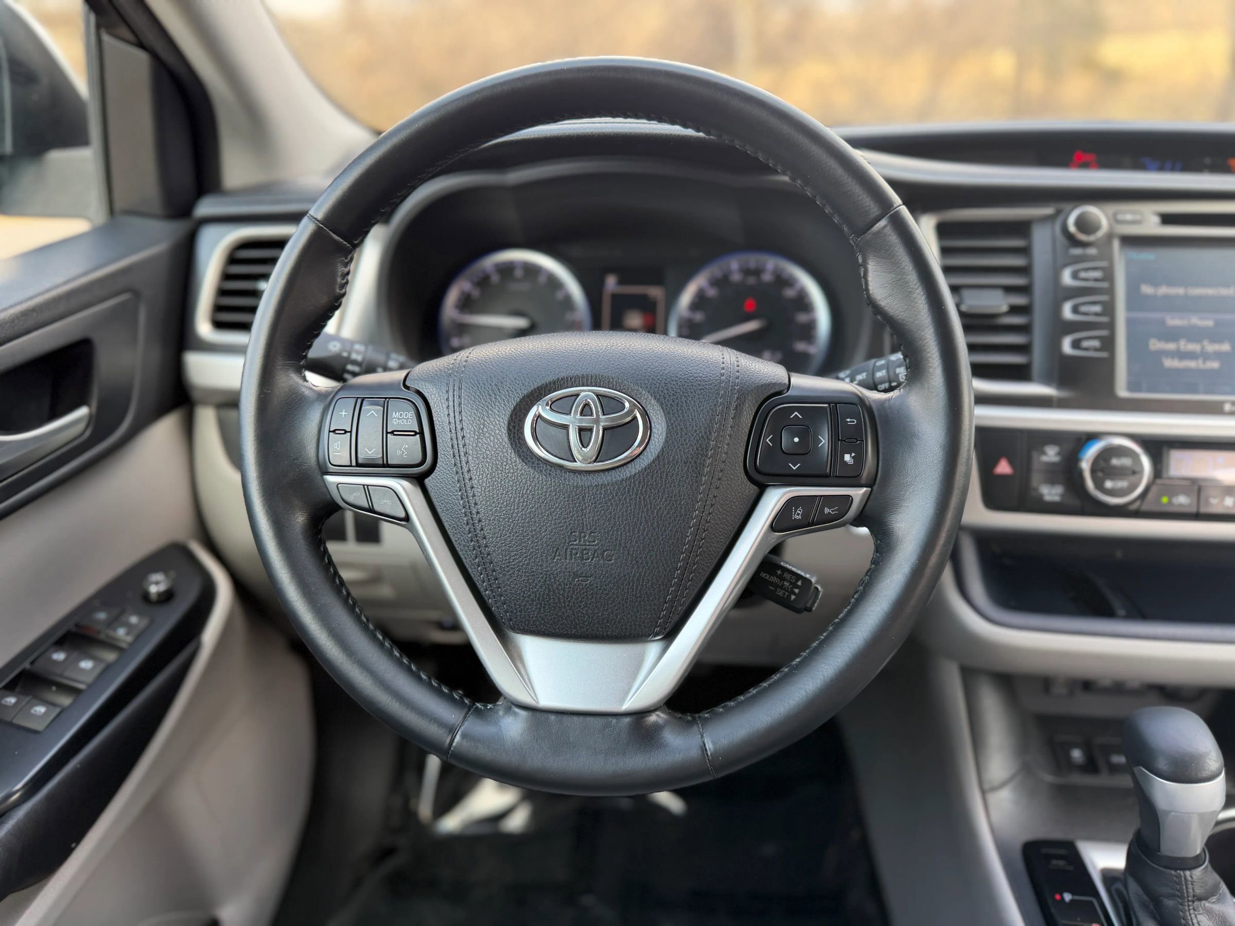 Used 2017 Toyota Highlander XLE image 24