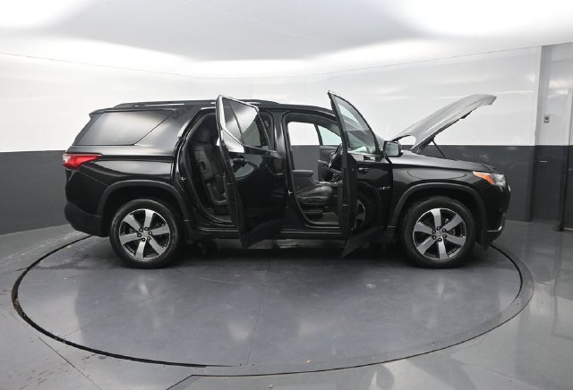 Used 2020 Chevrolet Traverse LT w/ LT Premium Package AWD/4WD image 47
