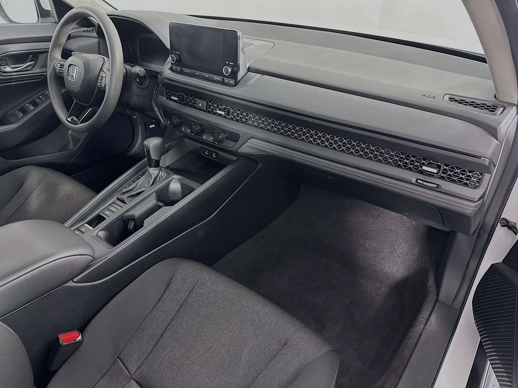 Certified 2024 Honda Accord EX image 28