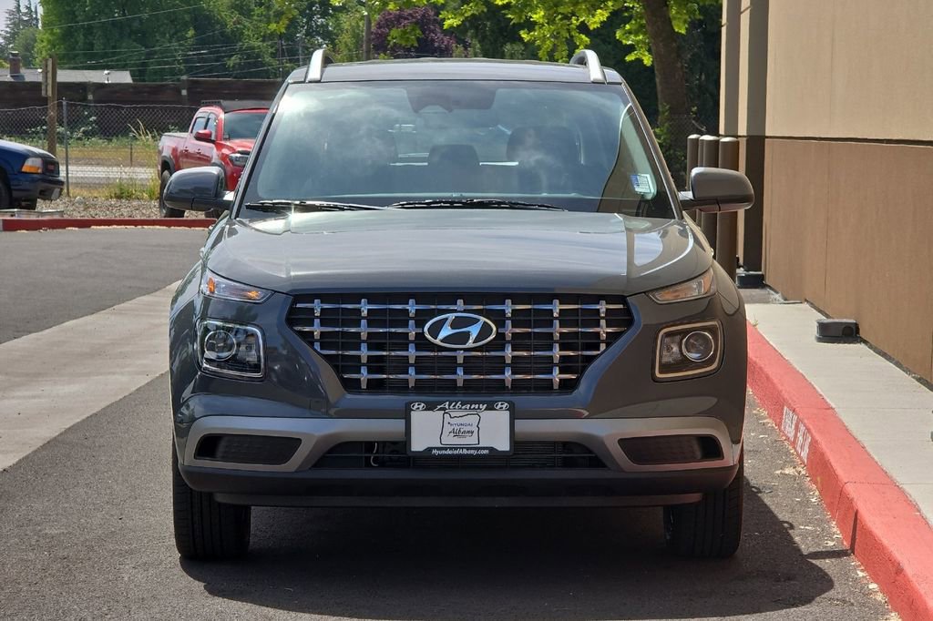 New 2025 Hyundai Venue SEL image 3