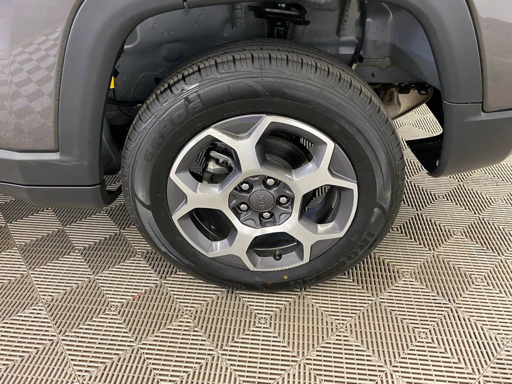 Used 2022 Jeep Compass Trailhawk w/ Trailhawk Convenience Group image 10